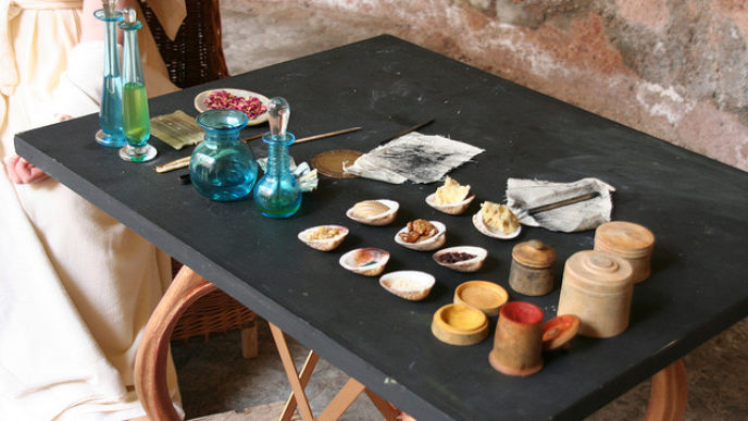 Roman cosmetics display.jpg