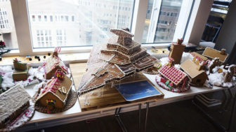 Gingerbread imperial star destroyer star wars bakery 6 5a3cd039b7641__880.jpg