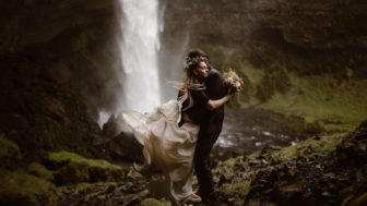 The top 50 wedding photos of 2017 5a4de64701406__880.jpg