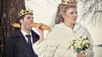 Funny weird russian wedding photos 106 5ac4794949b1a__605 1.jpg