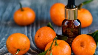 Mandarin essential oil 800x416.jpg