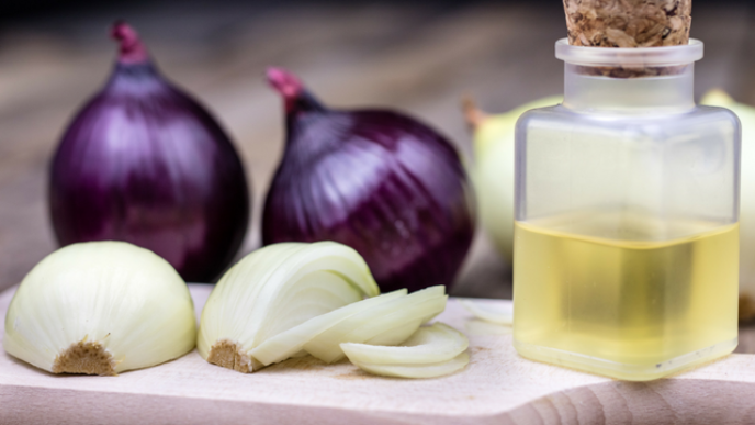 How to make onion juice for hair growth 640x360.png