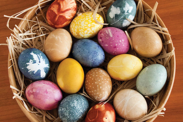 1521667047_naturally_dyed_eggs small.jpg