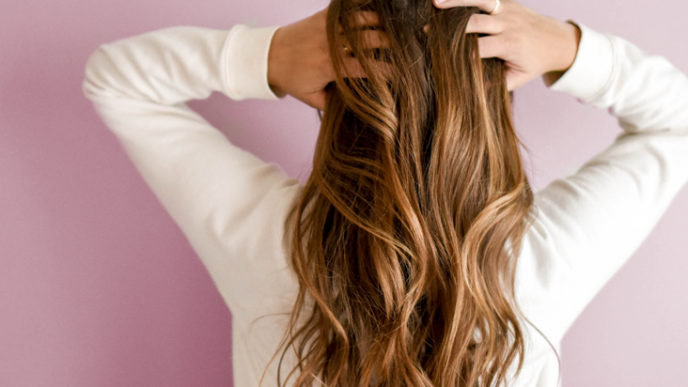 Woman_hair_behind 732x549 thumbnail.jpg