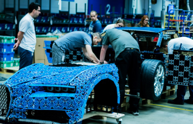 Constructing the bugatti chiron lego car.png