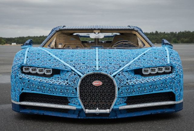 Front view of bugatti chiron lego car.png