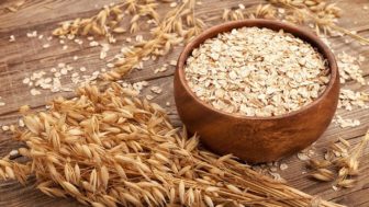 Haferflocken rolled oats flakes by timmary fotolia 127187211 1.jpg