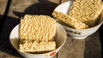 Dry instant noodle