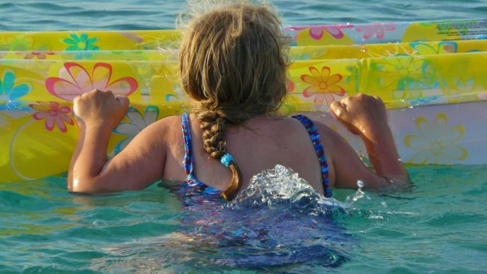 Beach sea water girl hair play 962157 pxhere.com_.jpg