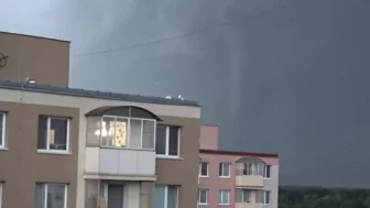 Záber na tornádo zo slovenskej strany hranice.