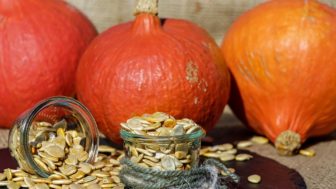 Pumpkin seeds 1738174_1920.jpg