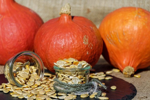 Pumpkin seeds 1738174_1920.jpg