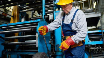 Vek odchodu do dôchodku sa má znova posúvať