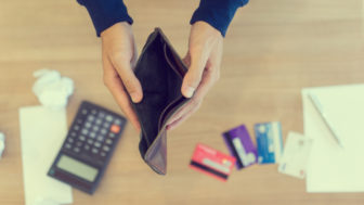 Zbankrotovali ďalšie stovky Slovákov