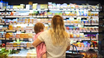 Matka varuje rodičov