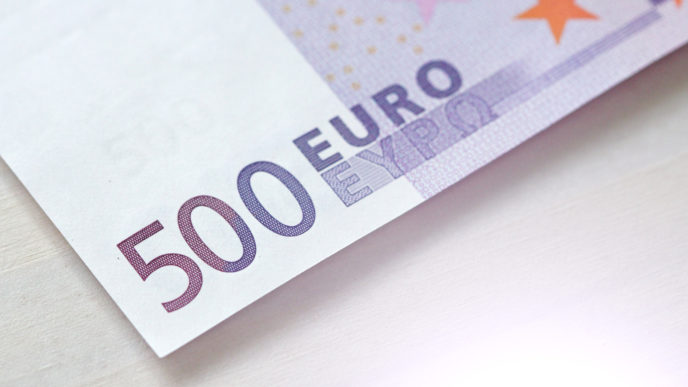 Každý Rakúšan dostane 500 eur