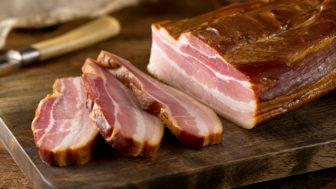 Víte, co slanina udělá s vaším tělem?