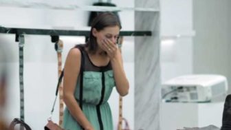 Žena si išla kúpiť kabelku