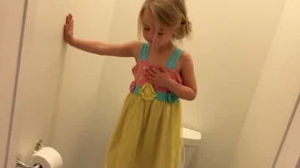 Mama odfotila dcéru v tejto póze