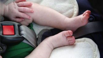 3-týždňové dieťa zmodralo