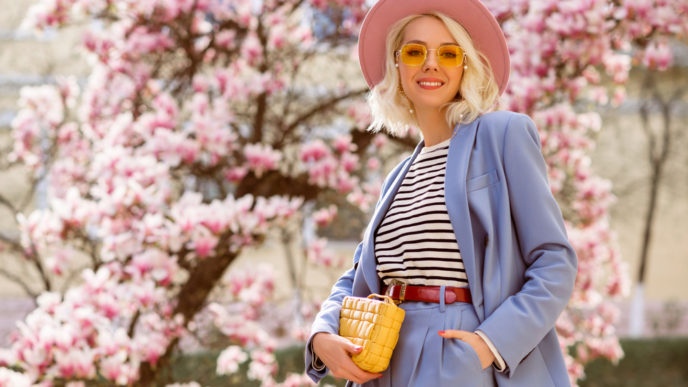 Spring,Fashion,,Street,Style,Portrait,Of,Elegant,Happy,Smiling,Woman