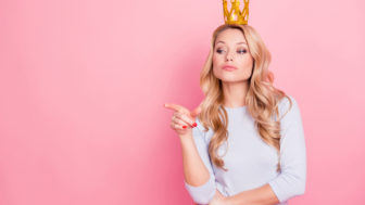 povýšenecká žena