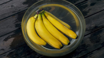 banány v miske