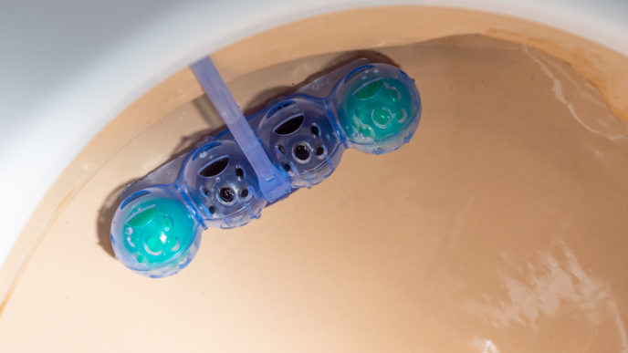 čistiace guličky v záchode