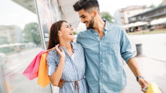 čakaním v obchode na ženu