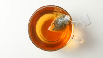 čaj s čajovým sáčkom