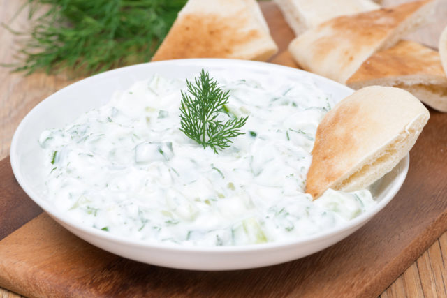 tzatziki s chlebom