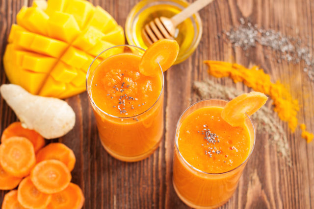 mangovo mrkvové smoothies