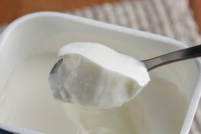 biely jogurt