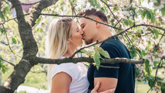 bozkávanie pod čerešňou