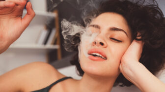 cigarety v dome