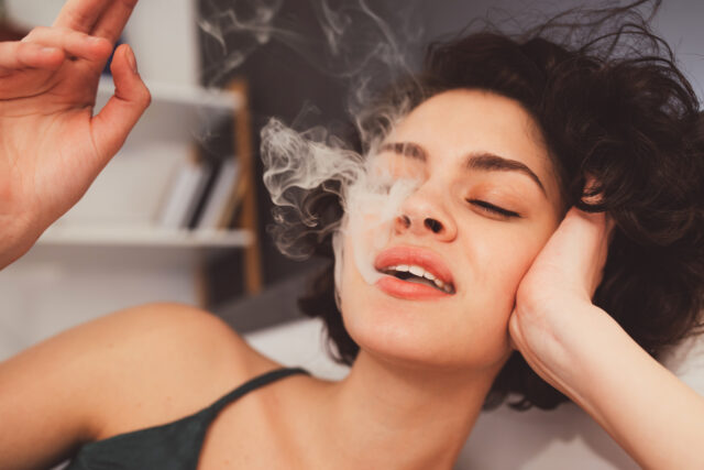 cigarety v dome