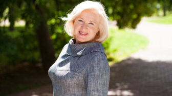 žena s účesom