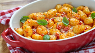 gnocchi s cherry paradajkami a mozzarellou