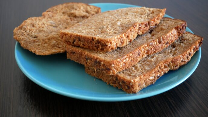 celozrnný toast