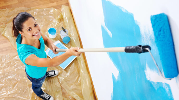 modrá farba na stene