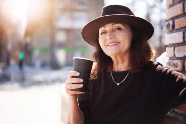 elegantná 60 ročná žena