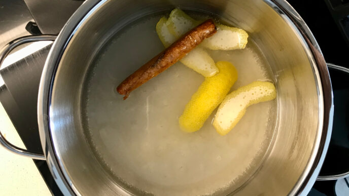 citrónová kôra a škorica