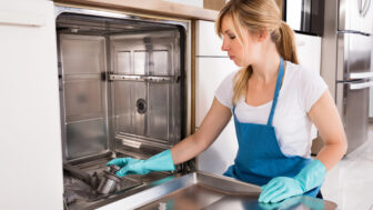 Ako vyčistiť umývačku riadu