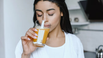 pitie ovocnej šťavy