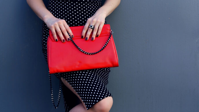 Červená kabelka