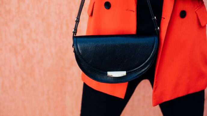 malá moderná kabelka