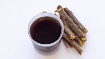 Sirup zo sladkého drievka