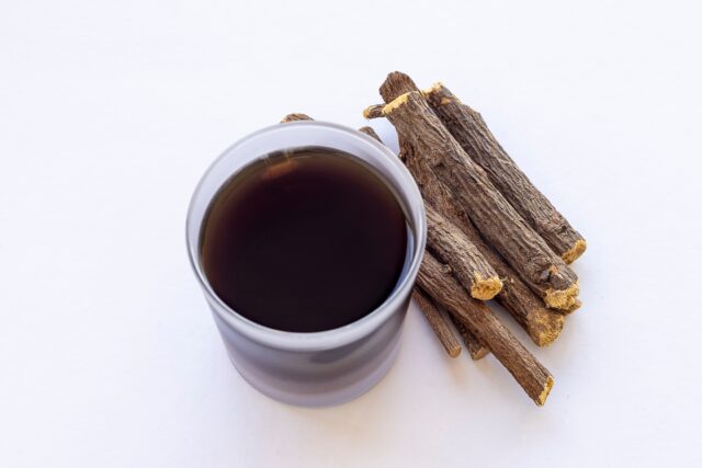 Sirup zo sladkého drievka