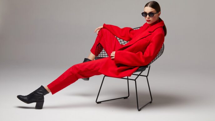 moderný červený outfit