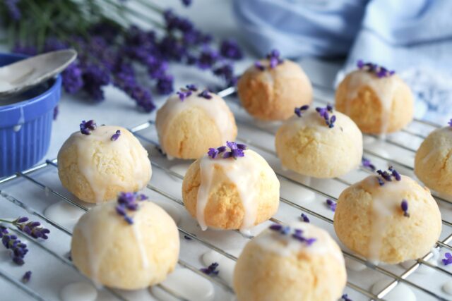 levanduľa s koláčmi